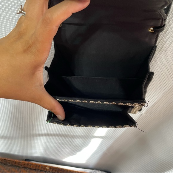 Floral Embroidered BOHO Crossbody - Picture 5 of 7